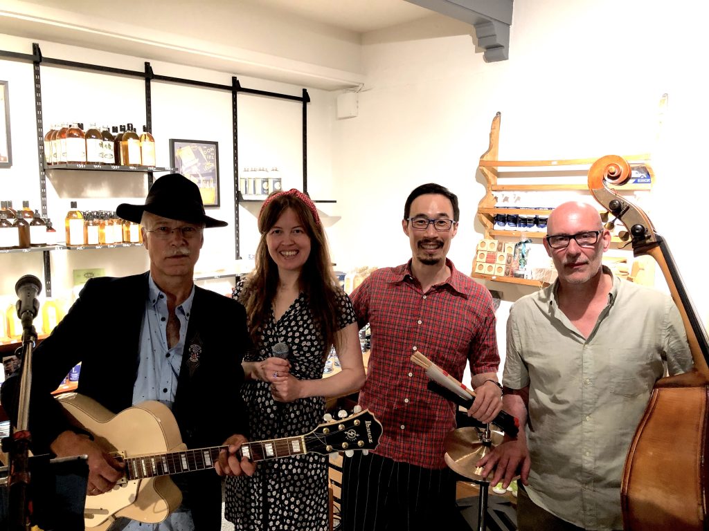 Jazz Francais Jazz Francais med Katrine Rømhild (sang9, Georges Muschik (bas), Paul Kim (trommer) og Jesper Gilbert (guitar)